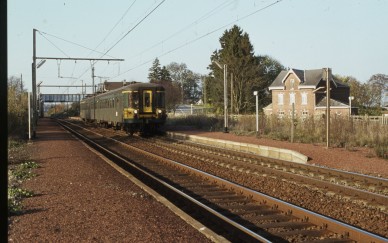 Aye - TH  82-9304.jpg